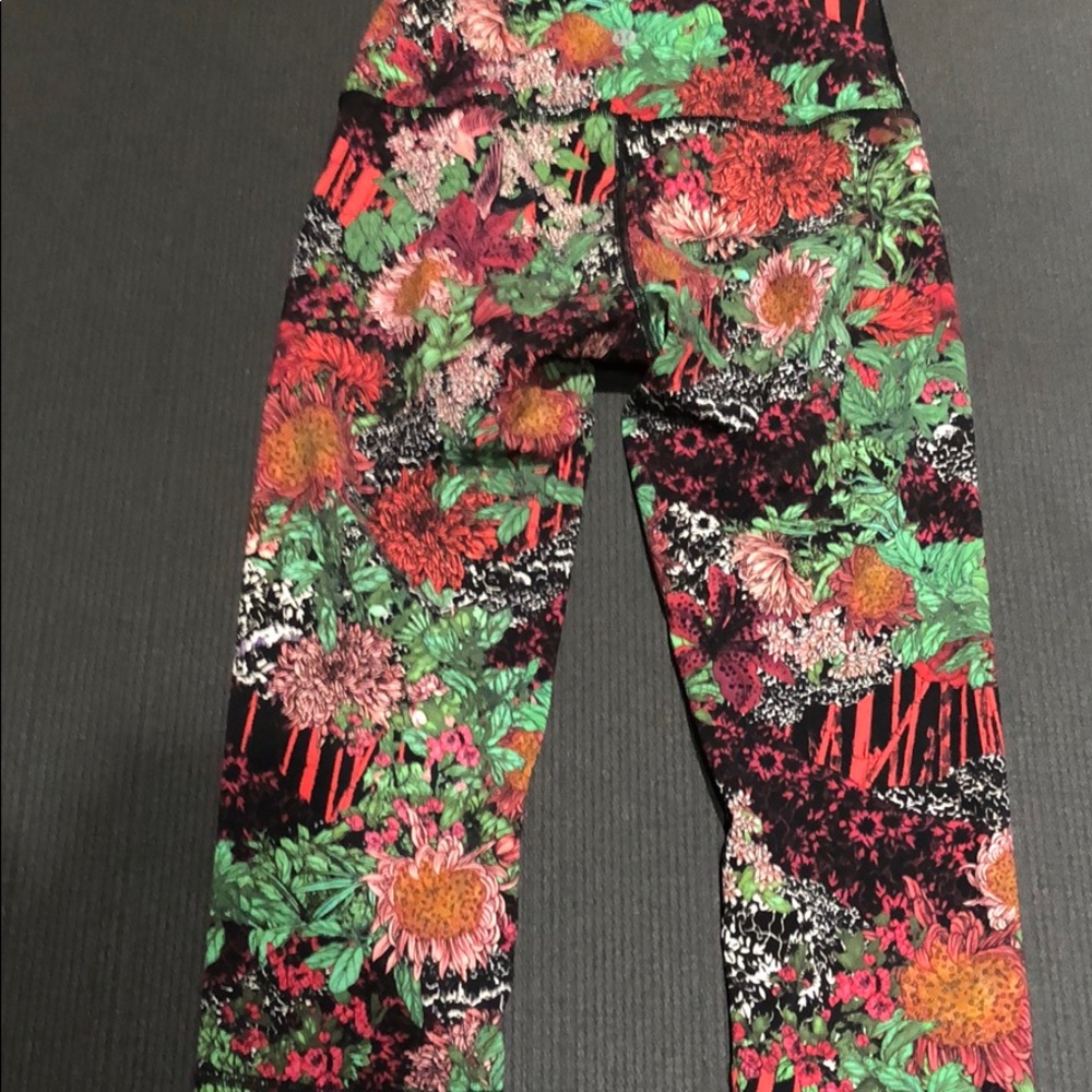 Lululemon crop legging size 4